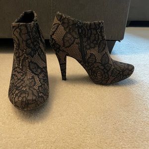 Spring floral print bootie